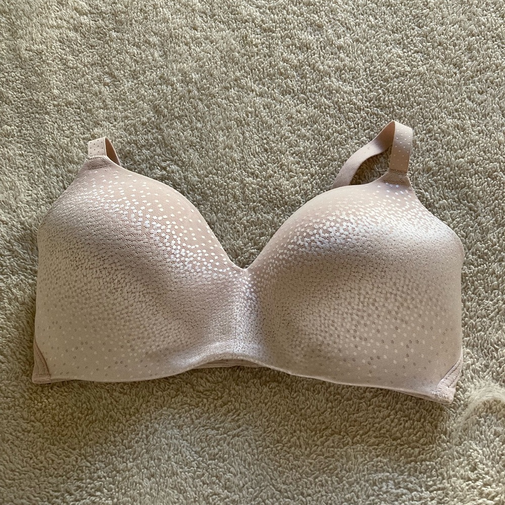 Wacoal Wire Free Back Appeal Seamless T-Shirt Bra with Subtle Dot Texture